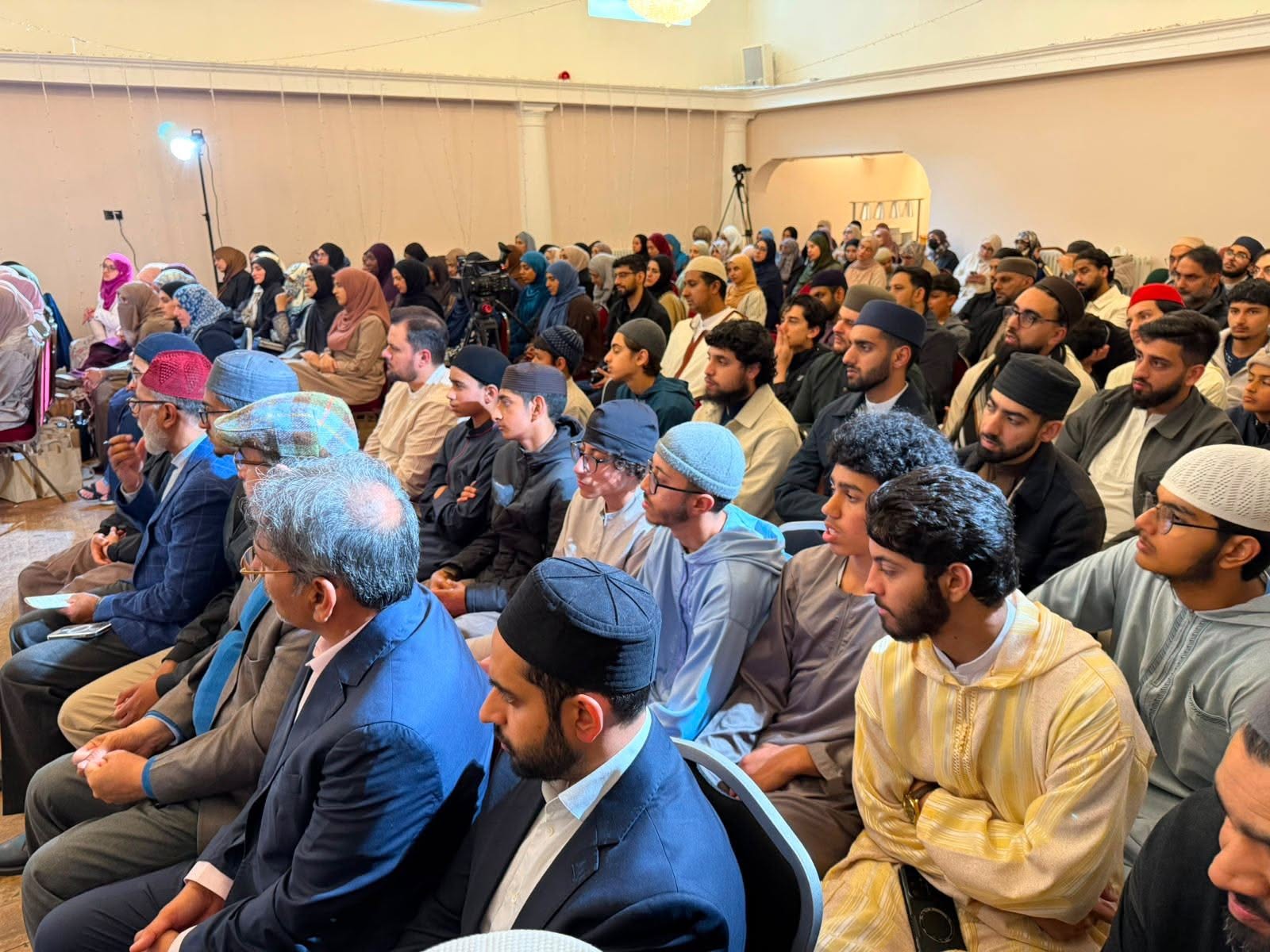 The Unbroken Chain: Shaykh-ul-Islam addresses Al-Ma'rifa students in Sheffield, image 9
