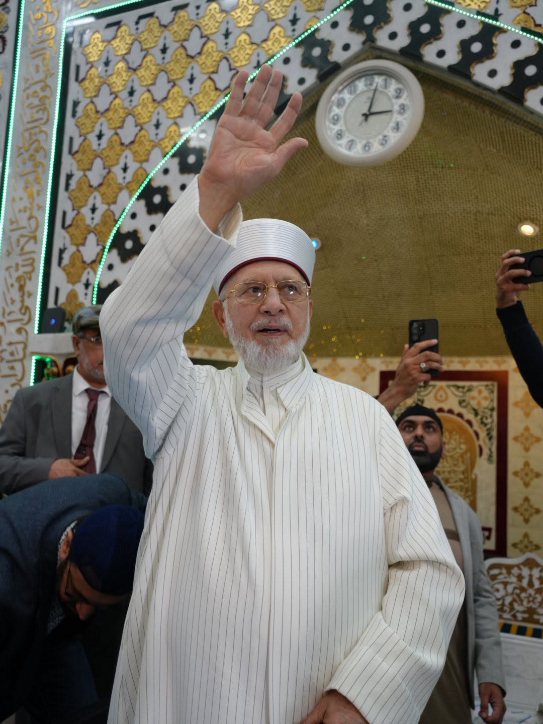 Thousands attend the Prophetic Sirah Conference in Sheffield with Shaykh-ul-Islam, image 28
