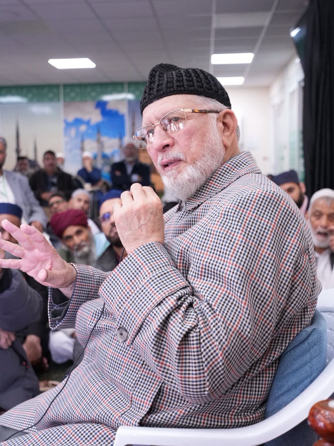 Shaykh-ul-Islam attends Jumu'ah at Bobbers Mill Community Centre, Nottingham, image 3