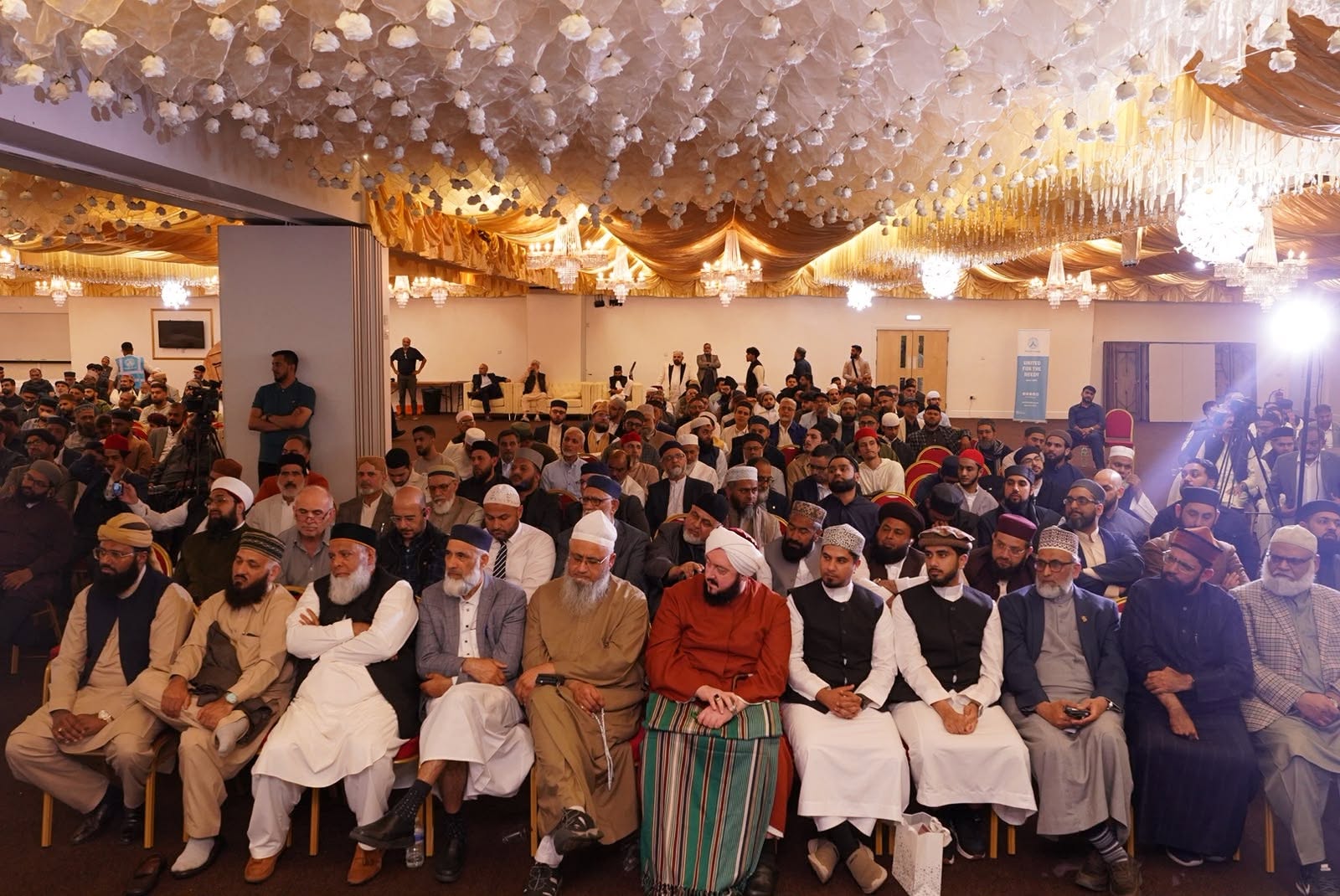 Scholars' Q&A Session with Shaykh-ul-Islam in Nottingham, image 8