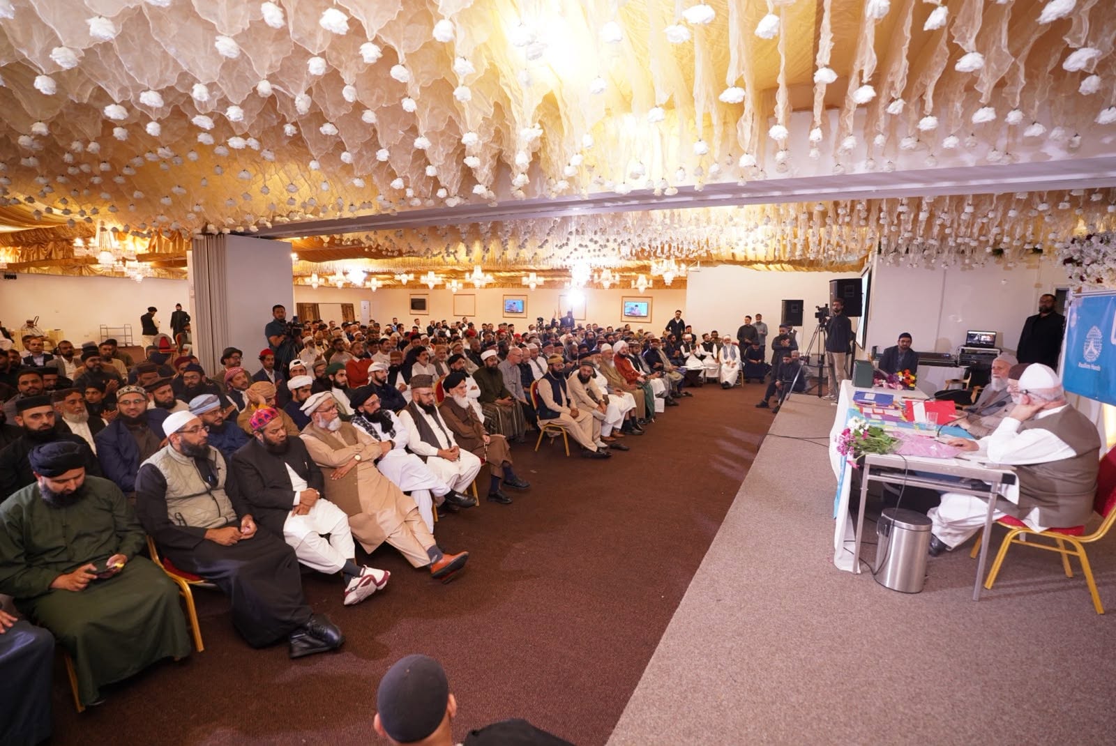 Scholars' Q&A Session with Shaykh-ul-Islam in Nottingham, image 10
