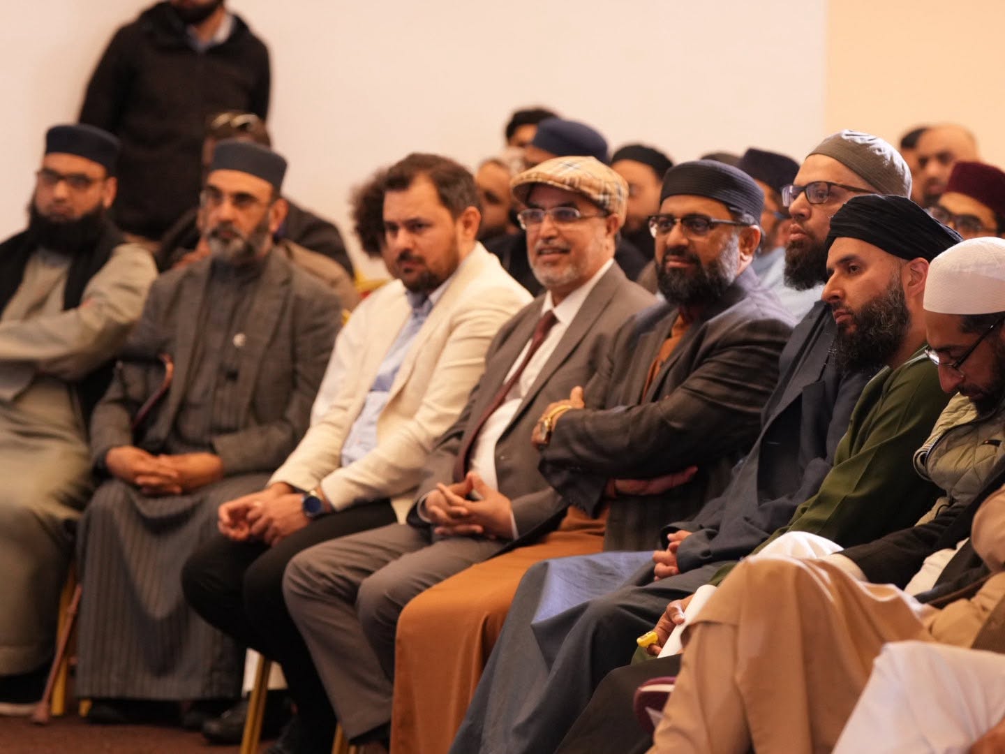 Scholars' Q&A Session with Shaykh-ul-Islam in Nottingham, image 15