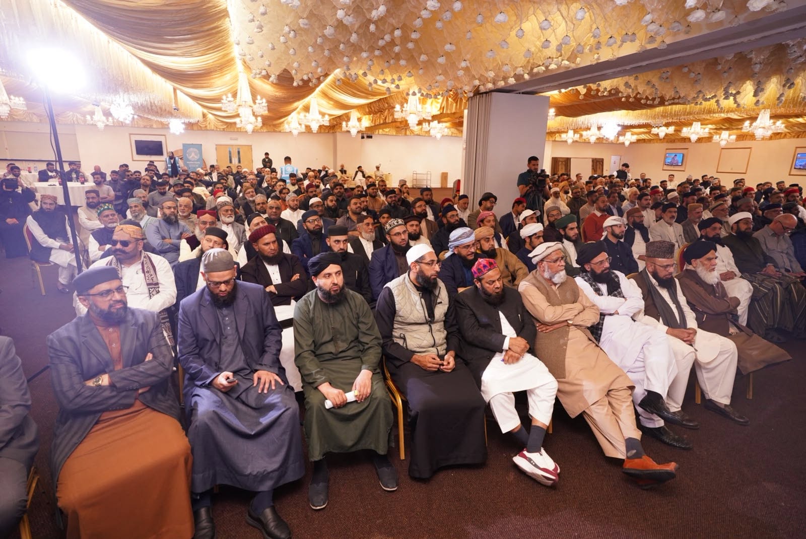 Scholars' Q&A Session with Shaykh-ul-Islam in Nottingham, image 20