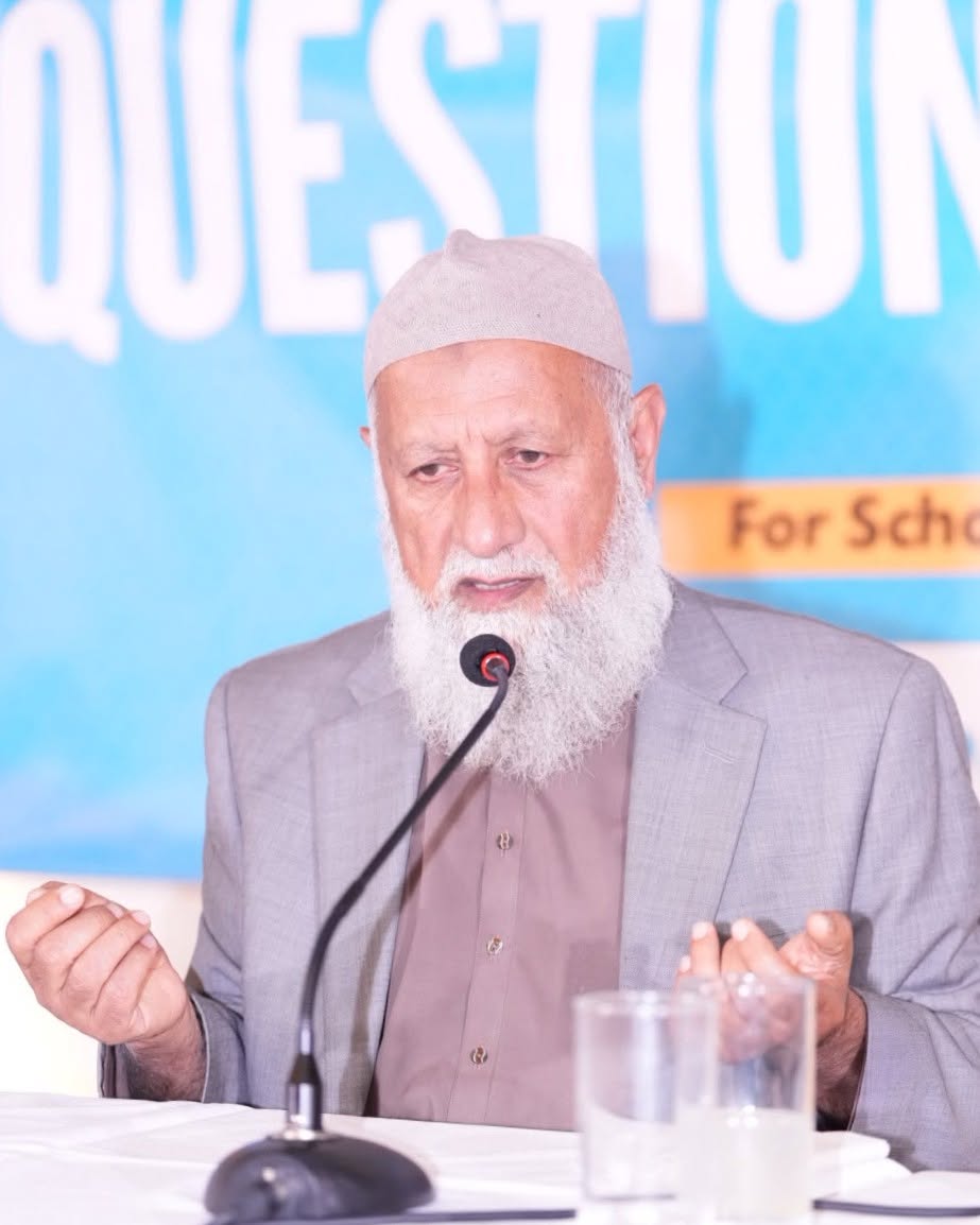 Scholars' Q&A Session with Shaykh-ul-Islam in Nottingham, image 29