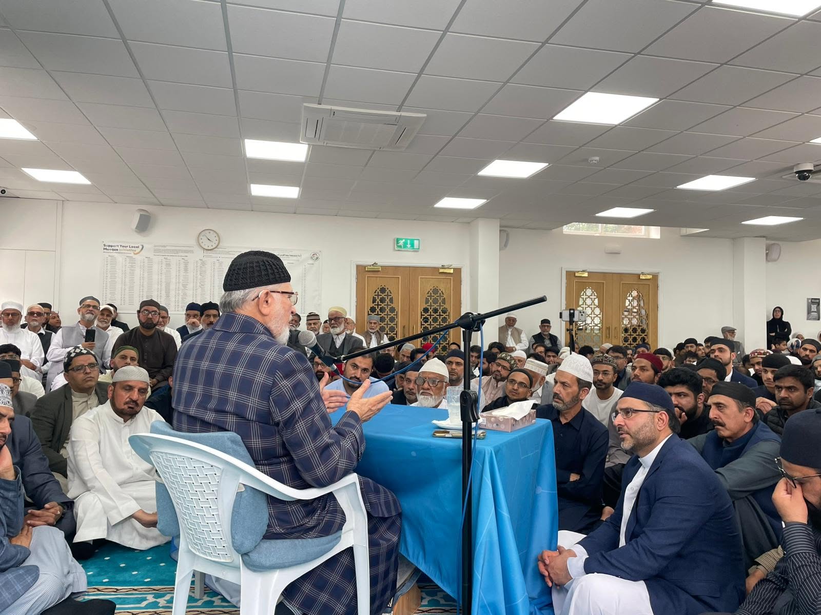 Overflowing Jumma at MQI Manchester: Shaykh-ul-Islam on Urdu and access to Islamic knowledge, image 7