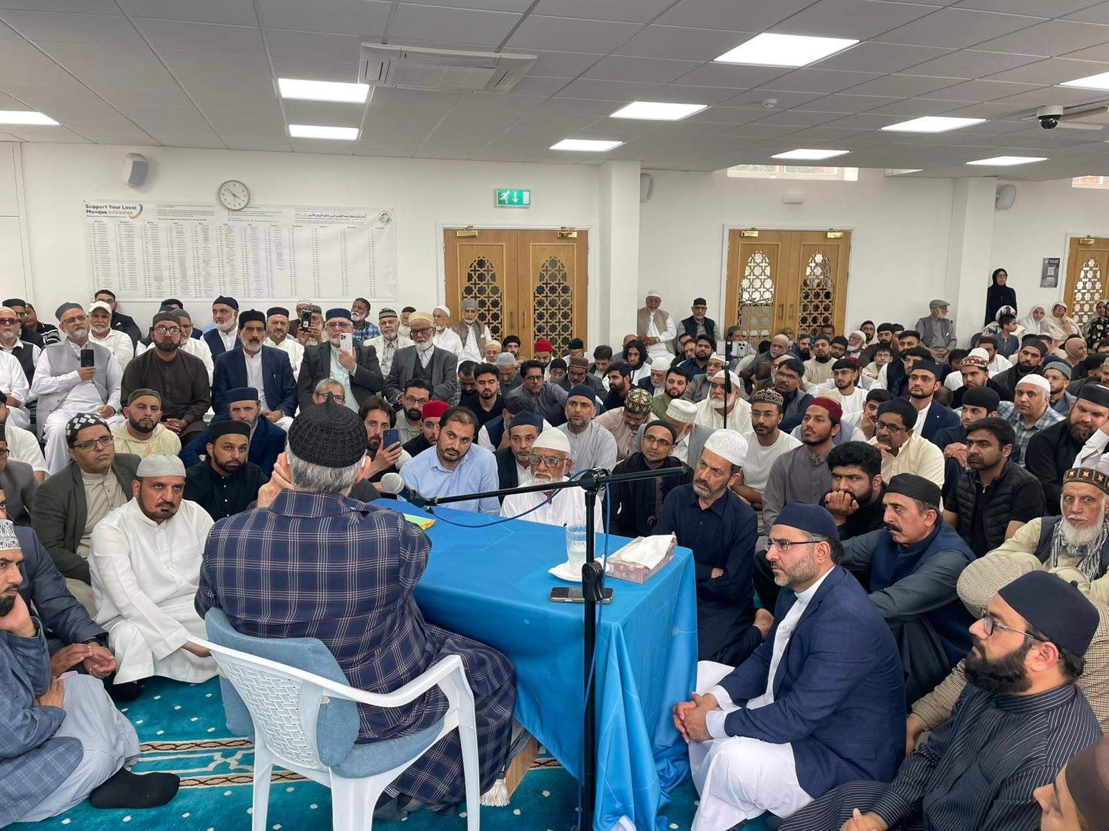 Overflowing Jumma at MQI Manchester: Shaykh-ul-Islam on Urdu and access to Islamic knowledge, image 10